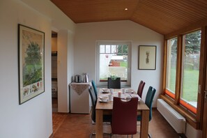 Dining - Cozy bungalow on the lake with garden and terrace ideal for people and animals. (Carlow)