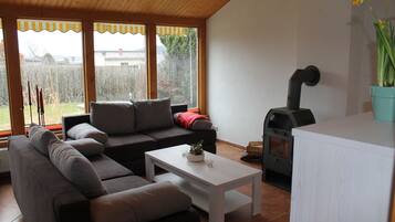 Smart TV, DVD player, books