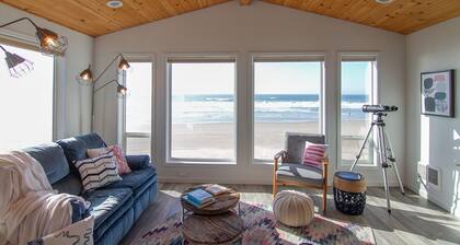 Dog Friendly! Hot Tub! Ocean Front with Spectacular Views!