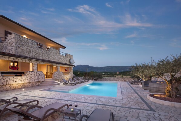 Outdoor pool, a heated pool