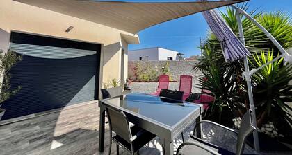 Small T3 house with garden 250m from the beach