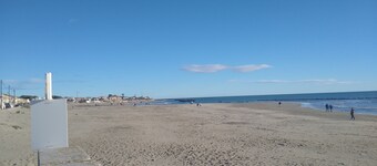 Small T3 house with garden 250m from the beach