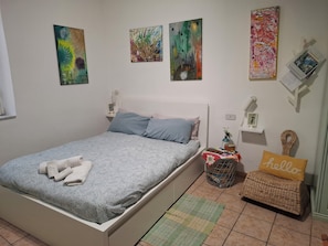 1 habitación, escritorio, wifi gratis y ropa de cama 