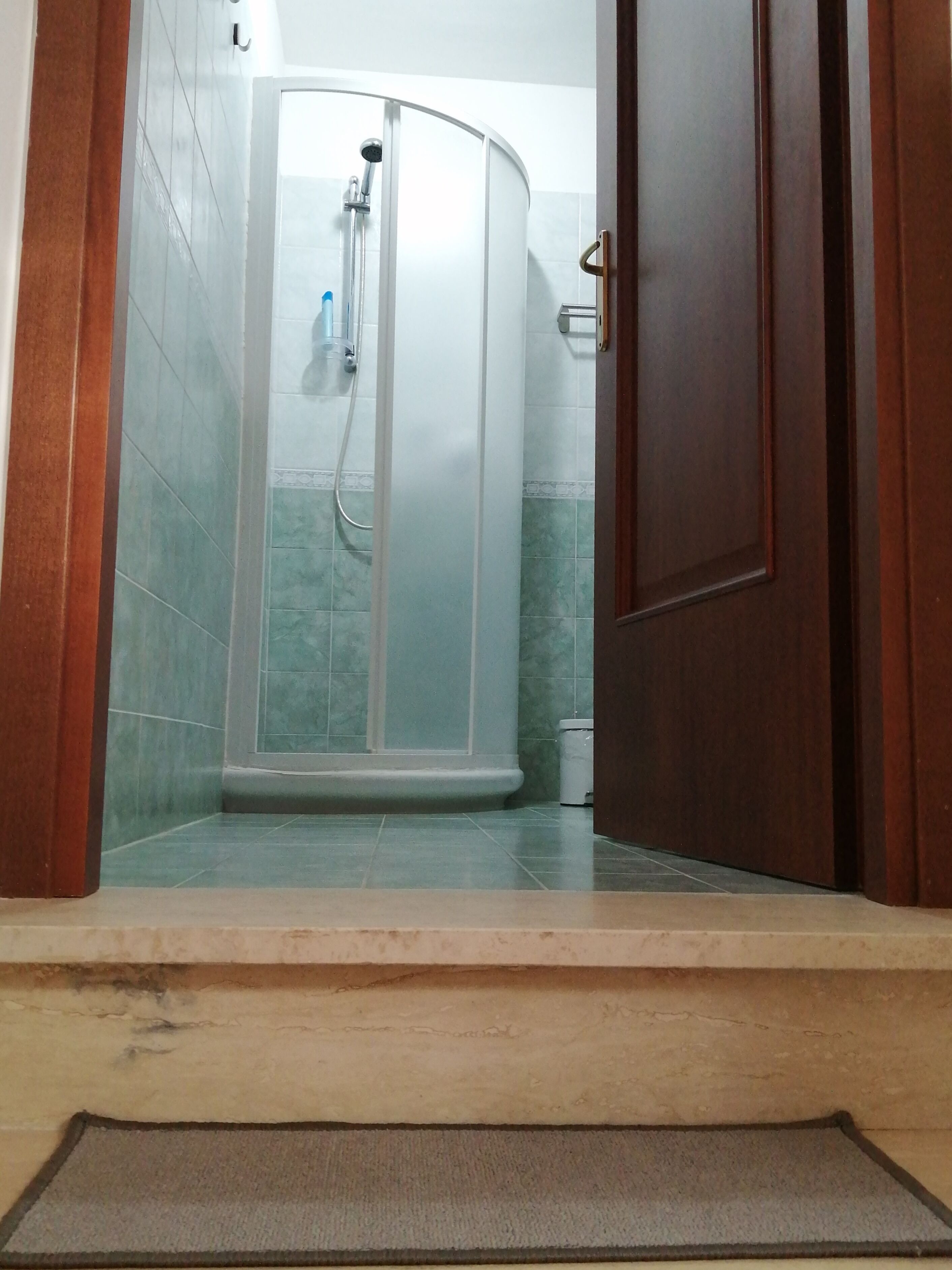Dusche, Haartrockner, Bidet, Handtücher