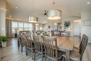 Dining - X-TA-SEA | 440 ft to the beach | Private Pool, Hot Tub, Dog-Friendly (Virginia Beach)