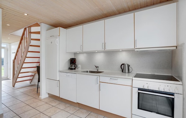 Kühlschrank, Herdplatte, Geschirrspüler