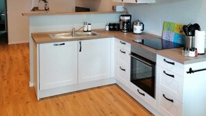 茶具/咖啡用具、冰箱、微波炉、烤箱