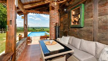 屋外ダイニングエリア