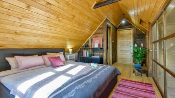 2 室のベッドルーム、旅行用ベビーベッド、WiFi (無料)、ベッドシーツ