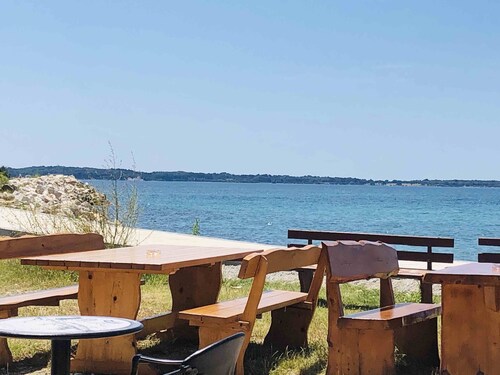 Vacation apartment with fantastic sea views near the beach