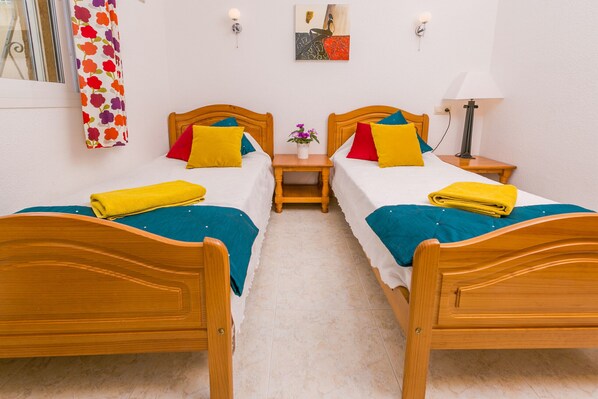 2 Schlafzimmer, Zimmersafe, Bügeleisen/Bügelbrett, Reisekinderbett