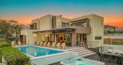 Exclusive villa with jacuzzi and heatable pool