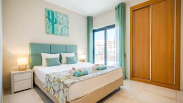 6 bedrooms, in-room safe, iron/ironing board, free WiFi