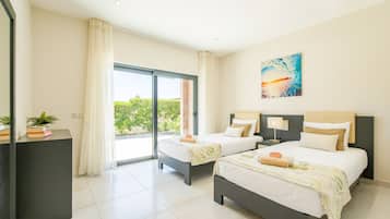 6 bedrooms, in-room safe, iron/ironing board, free WiFi