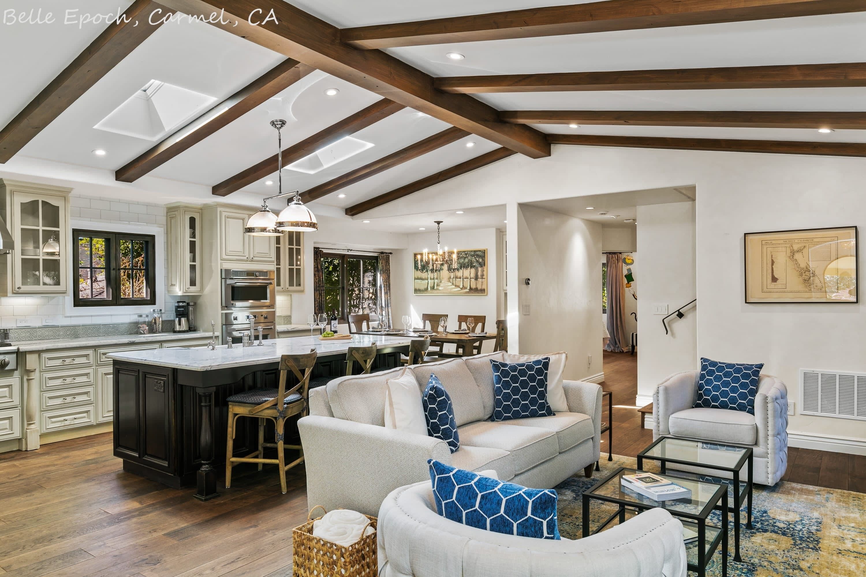 テレビ、暖炉、書斎 / ワークスペース