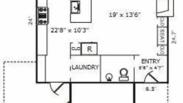 Plano de planta que muestra un comedor, cocina, sala de estar, dos dormitorios, garaje y un patio.