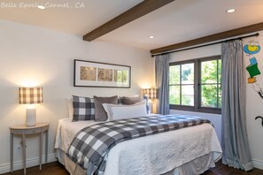 3 habitaciones, tabla de planchar con plancha, wifi y ropa de cama 