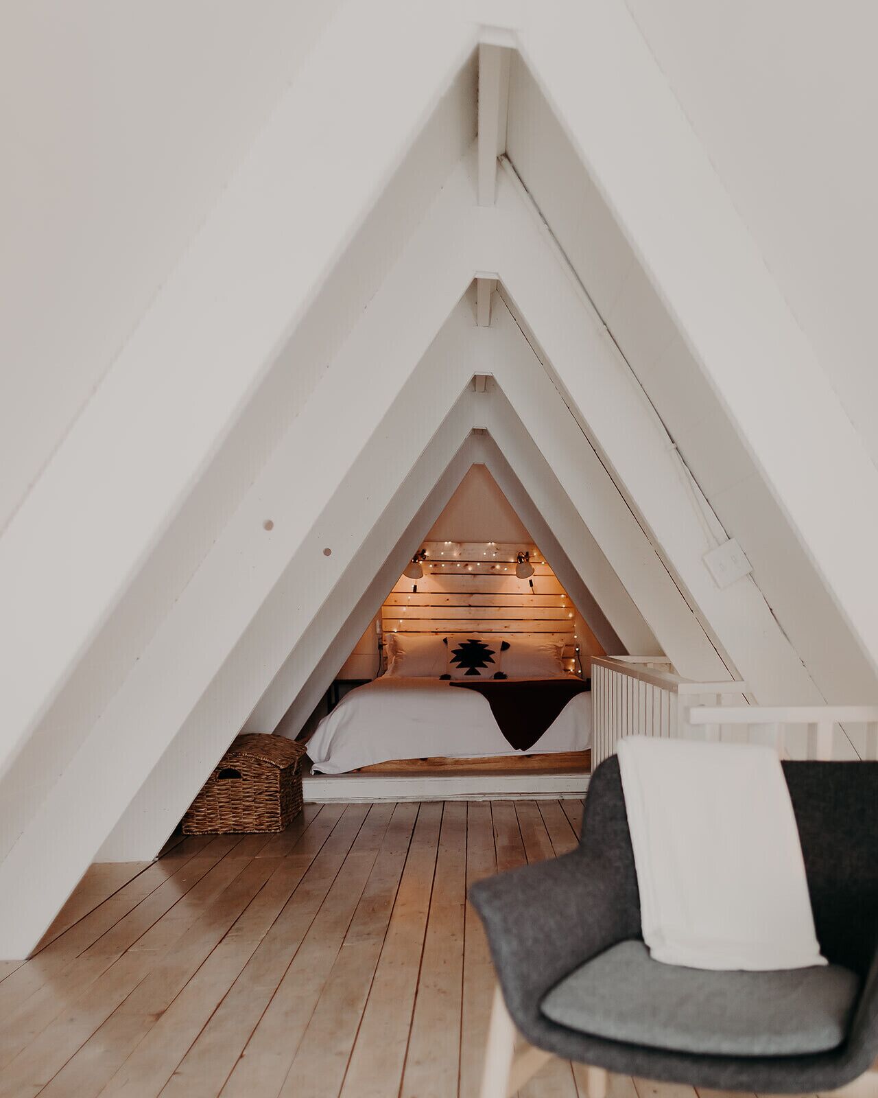 2 bedrooms, travel crib, free WiFi, bed sheets