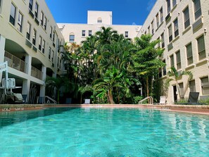 Piscine extérieure, piscine chauffée