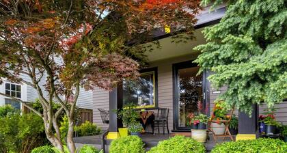 Colorful Roseway Bungalow - a classic old Portland charmer