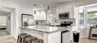 Scottsdalestays 8BR-3BA-Pool-Spa-Theater-Best Golf-Dine-Event Area..