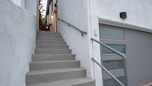 Exterior detail - Modern Studio - Stunning Views! Centrally Located! (San Diego)