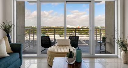 MIDBLOCK RESIDENCES 2BR/2BA FREE PARKING