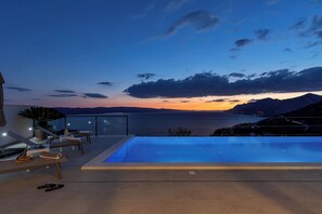 Pool - Villa Skyview, infinity-pool, whirlpool (Brela)