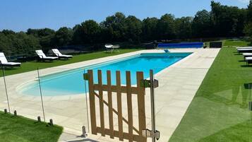 Piscine extérieure, piscine chauffée