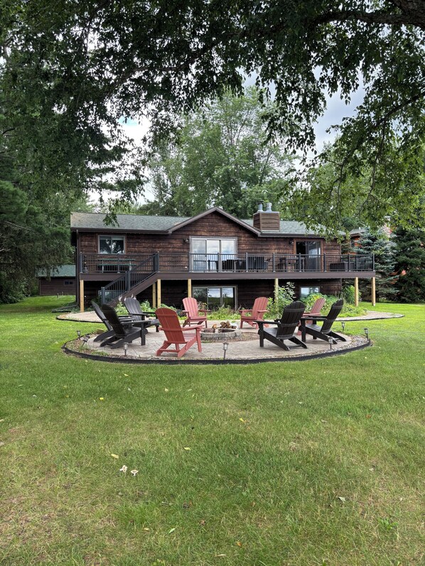 Terrace/patio - Castle Rock Lakefront Getaway / 5BR/ Sleeps 10 + Fire Pit (Necedah)