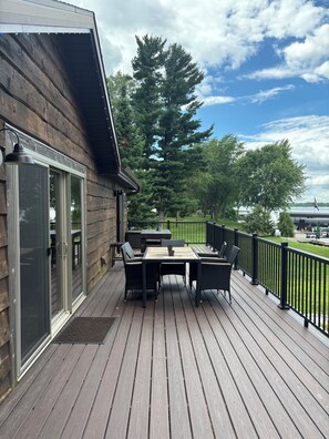 Outdoor dining - Castle Rock Lakefront Getaway / 5BR/ Sleeps 10 + Fire Pit (Necedah)