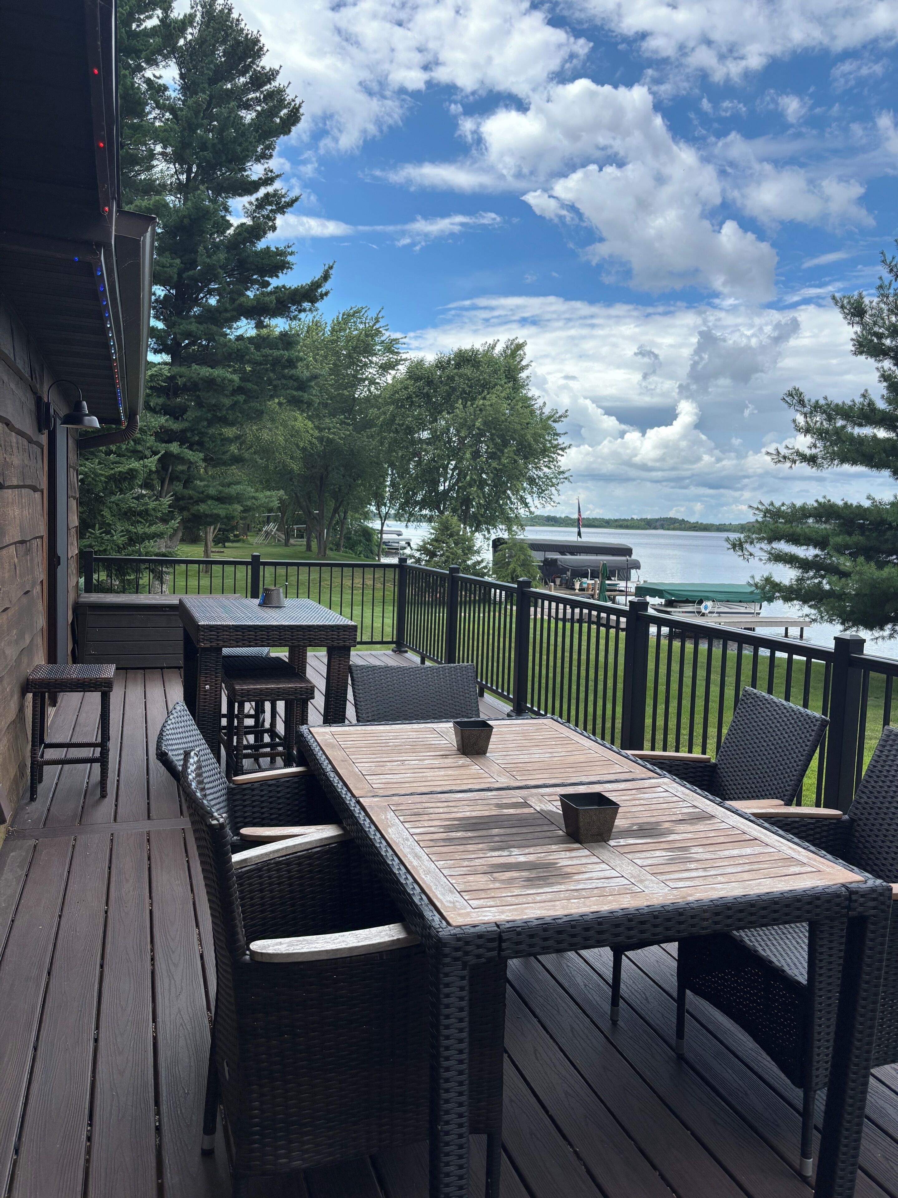 屋外ダイニングエリア