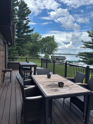 Outdoor dining - Castle Rock Lakefront Getaway / 5BR/ Sleeps 10 + Fire Pit (Necedah)