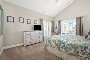 4 bedrooms, iron/ironing board, WiFi