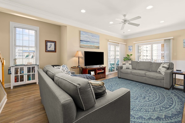 Main floor living room