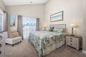 4 bedrooms, iron/ironing board, WiFi