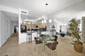 Dining - Waterfront 1st Floor, Gated, 2 Bd,2Ba + Den, Family Friendly, Pet Friendly. (Scottsdale)