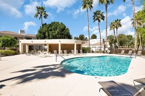 A heated pool - Waterfront 1st Floor, Gated, 2 Bd,2Ba + Den, Family Friendly, Pet Friendly. (Scottsdale)