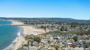 On the beach - Bay Watch Beach House (Santa Cruz)
