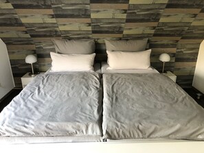 2 chambres, fer et planche à repasser, Wi-Fi gratuit, draps fournis