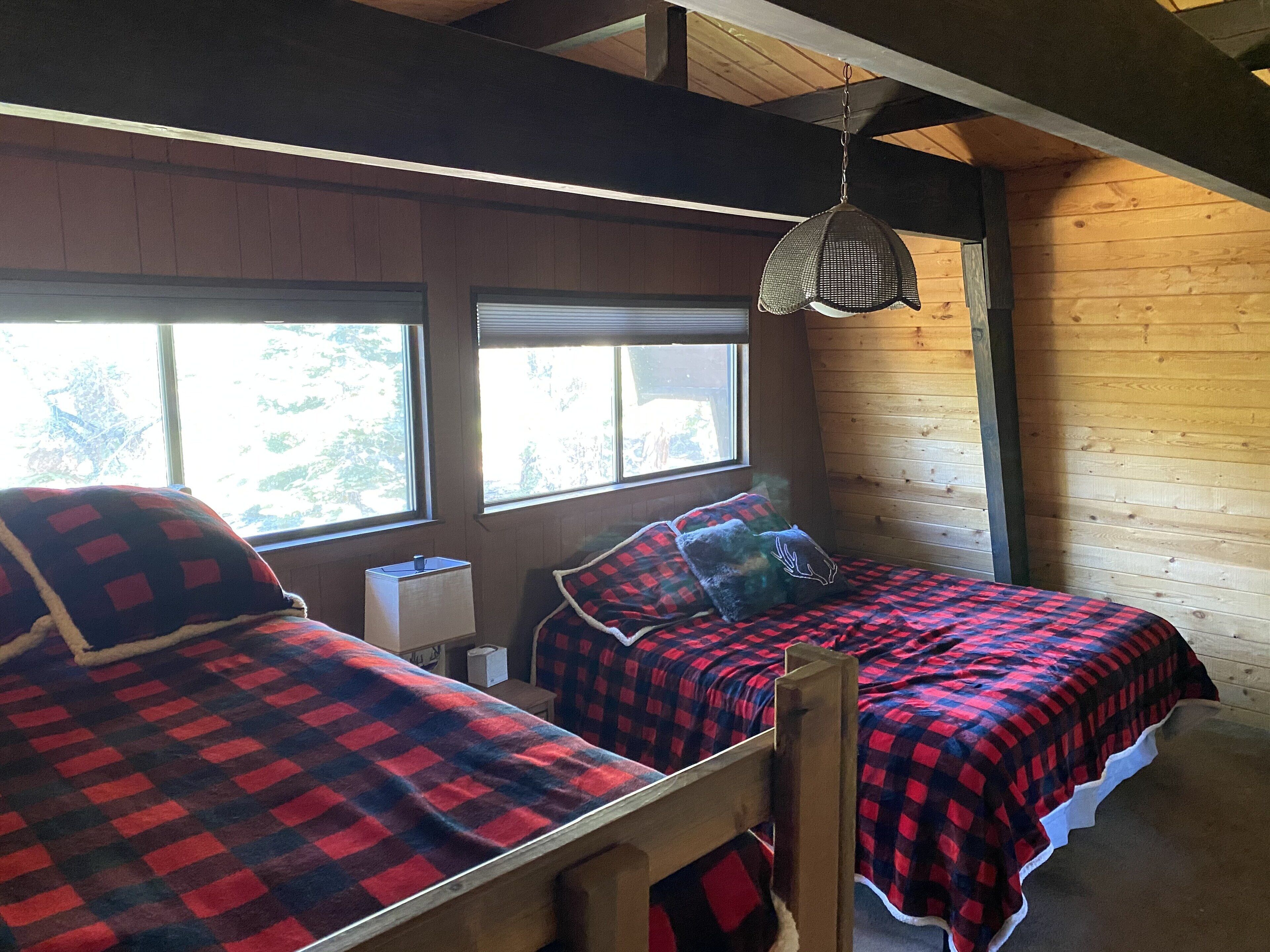 3bed/2bath Tahoe Cabin Getaway - Sleeps 8-10