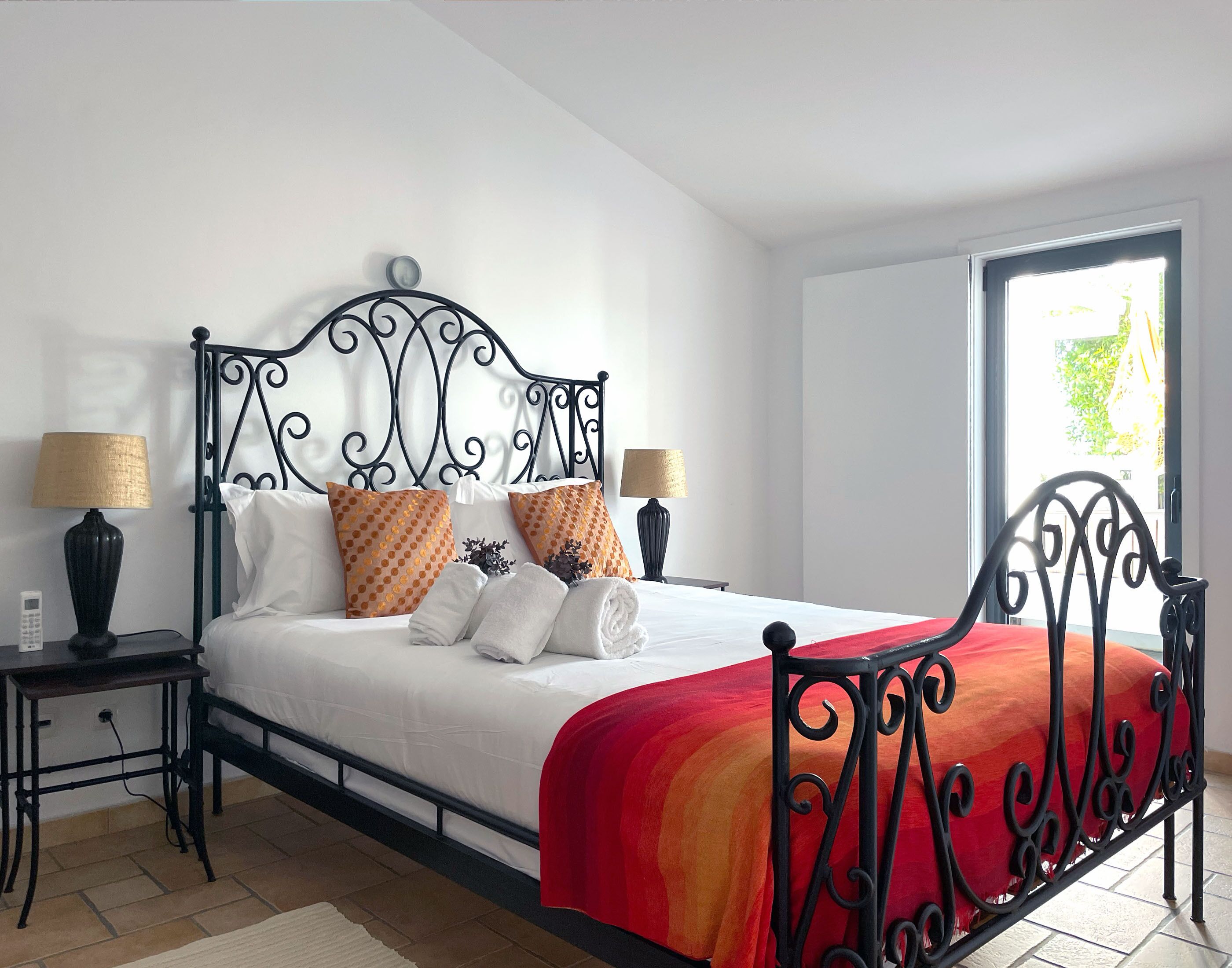 1 dormitorio, tabla de planchar con plancha, cuna de viaje y wifi gratis