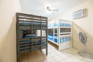 公寓 | 2 多间卧室、遮光窗帘、免费 WiFi、床单