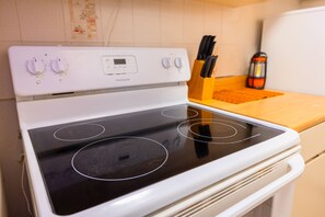 Apartment | Private kitchen | Fridge, microwave, oven, cookware/dishes/utensils - Jobos Beach Apartment A-3 (Isabela)