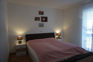 2 bedrooms, iron/ironing board, travel cot, free WiFi - Vacation apartment on the edge of the forest with telephone and internet (Bad Tabarz)