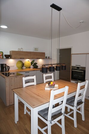 Dining - Vacation apartment on the edge of the forest with telephone and internet (Bad Tabarz)