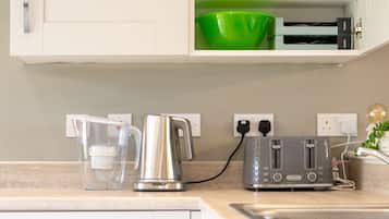 House | Private kitchen | Fridge, microwave, oven, dishwasher