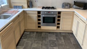 Maison Romantique, 1 très grand lit, non-fumeur, vue jardin | Cuisine privée