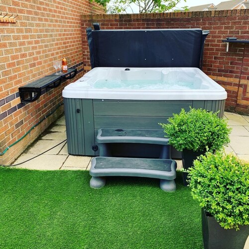 Romantic Break for 2 with hot tub