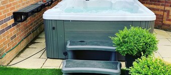 Romantic Break for 2 with hot tub